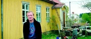 Skribent och målare bytte Stockholm mot före detta missionshus i Blackstad
