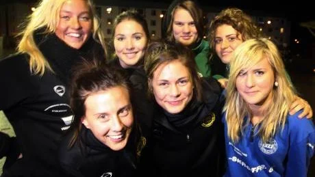 Tjejer som ingår i truppen till Cup Kommunal. Bakre raden från vänster: Emelie Jämtenståhl, Josefin Jonsson, Michaela Kinnersjö och Johanna  Sjöholm. Främre raden: Johanna Ljung, Sara Hjelm och Felicia Wikman.