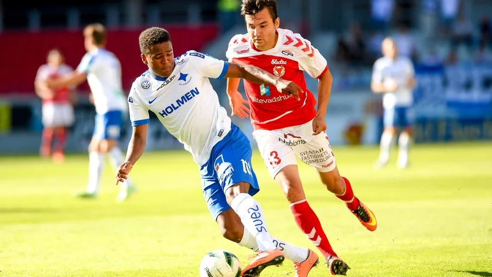 Fortsätter att leverera för Peking? Det ska vara klart att Niclas Eliasson köps loss av IFK.