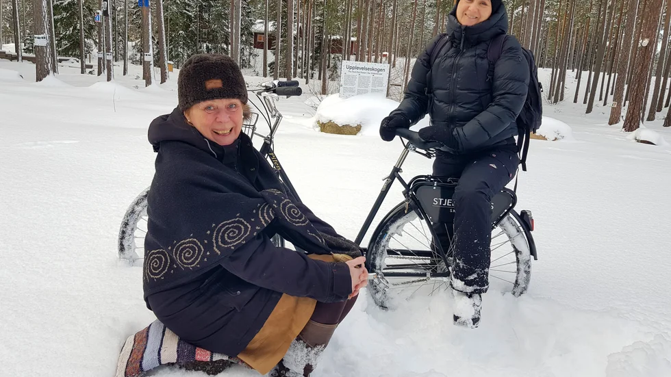 Carina Eldåker och Carina Engqvist är glada över nomineringen till Årets Turismpris 2022. Vintern är ingen viloperiod för duon. – Det är nu vi bygger det vi levererar på sommarhalvåret.