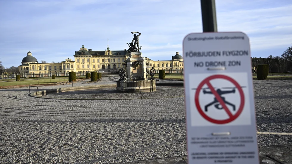 Det är inte tillåtet att flyga drönare över Drottningholms slott. Arkivbild.