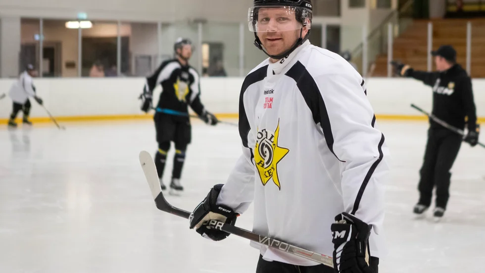 Pontus Ronell gjorde sitt 149:e mål för Maif borta mot Tidaholm. Men det räckte inte långt då Tidaholm vann med 8-3. 