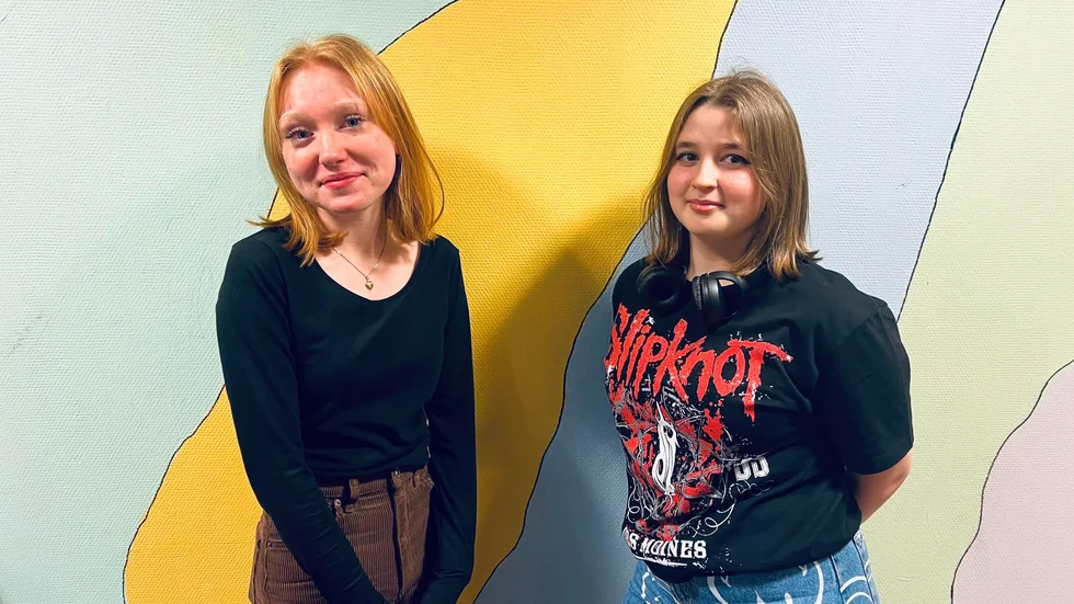 Kajsa Tjärnström och Elin Leray är två av eleverna på Nyköpings högstadium som deltar i Pythagoras Quest.