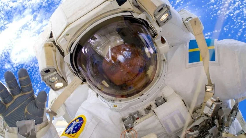 Christer Fuglesang besöker centret på lördag.