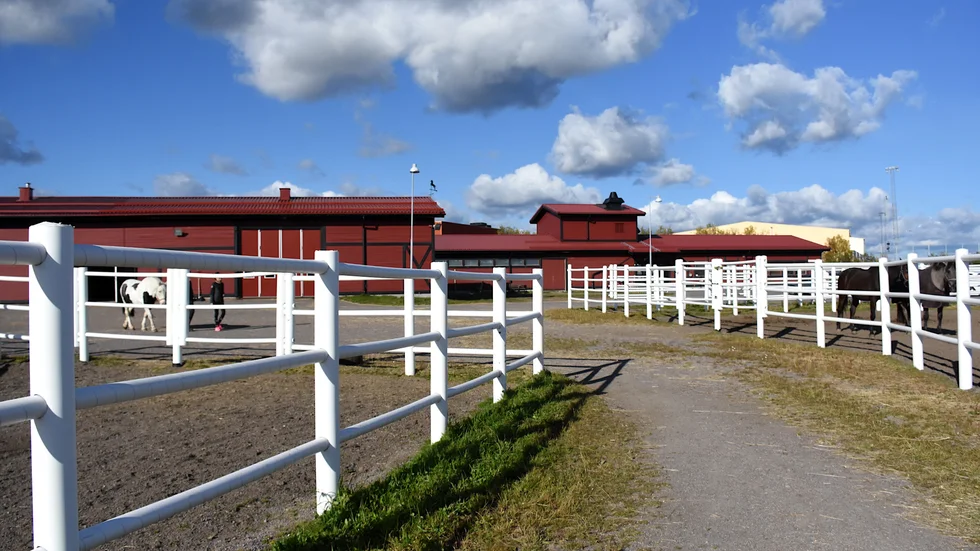 Kiruna ridklubb avvaktar nu kommunens besked om hur de tänker agera efter förvaltningsrättens dom. 