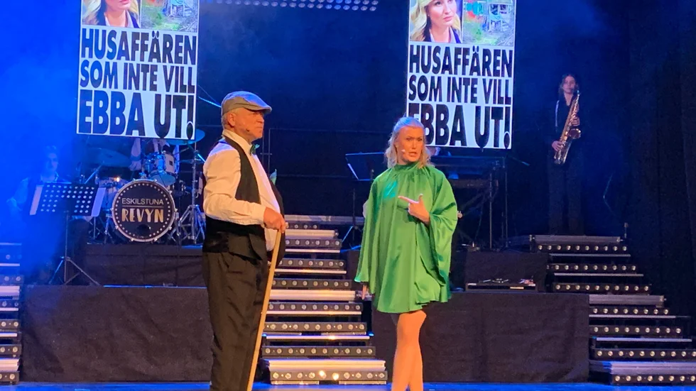 Eskilstunarevyn räknar med att kunna fortsätta spela på Eskilstuna Teater med anpassaningar till de nya restriktionerna, säger dess vd Mathilde Stavehaug. 