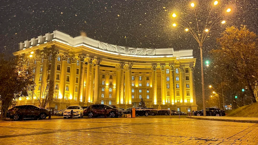 Ukrainska regerings- och myndighetssajter släcktes ned i en hackerattack på fredagen. Här är det ukrainska utrikesdepartementet i Kiev. Arkivbild.