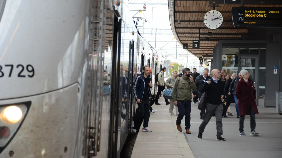 "Gångavstånd till busstationen, centrumhandel, kaféer, restauranger, hotell, med mera är även det på plussidan och det är faktiskt trevligt med en ”järnvägsstation” i stan, som Piteå hade för 50 år sen", skriver insändarskribenten. (Arkivbild)