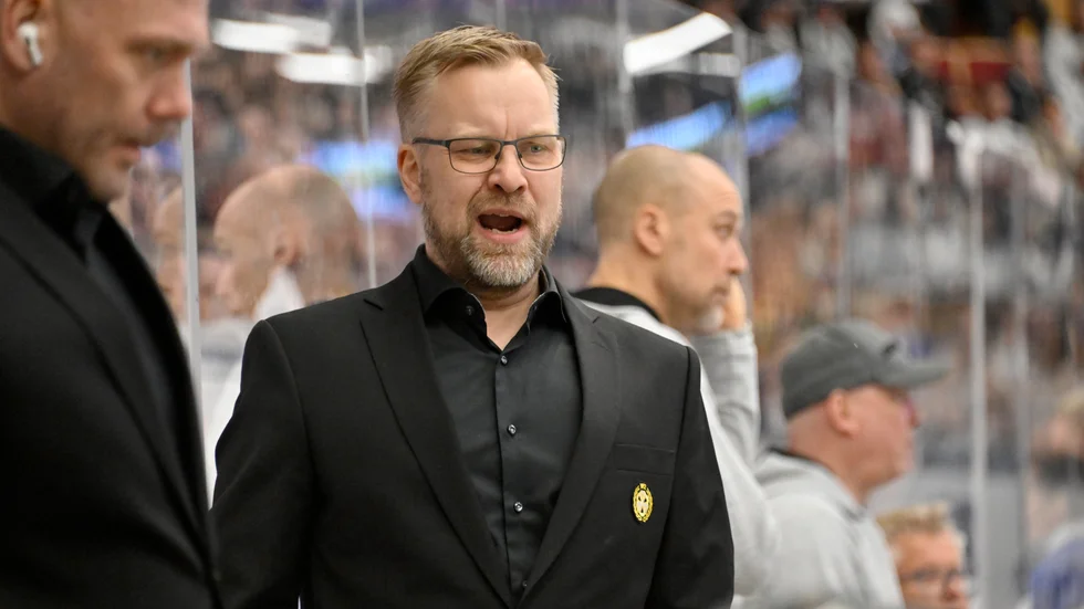 Efter förlustmatchen mot Leksand säger Brynäs tränare Mikko Manner att han är orolig över att få sparken.