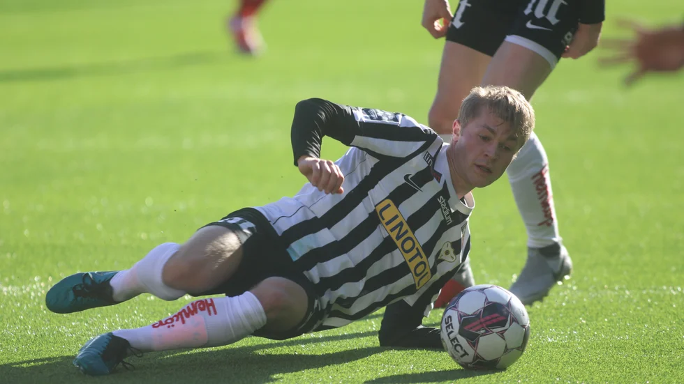 Pontus Tillmar gjorde Sylvias mål på tilläggstid i första halvlek.