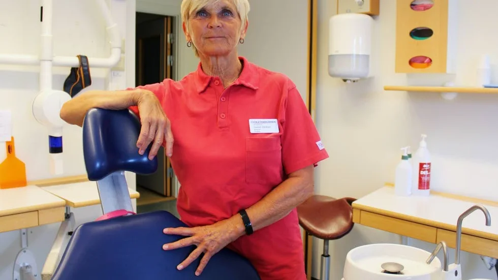 


Klinikchef Gunvor Didrikson på Folktandvården i Finspång tvingas konstatera att läget är ansträngt. Så pass att patienter hänvisas till klinker i Norrköping.



