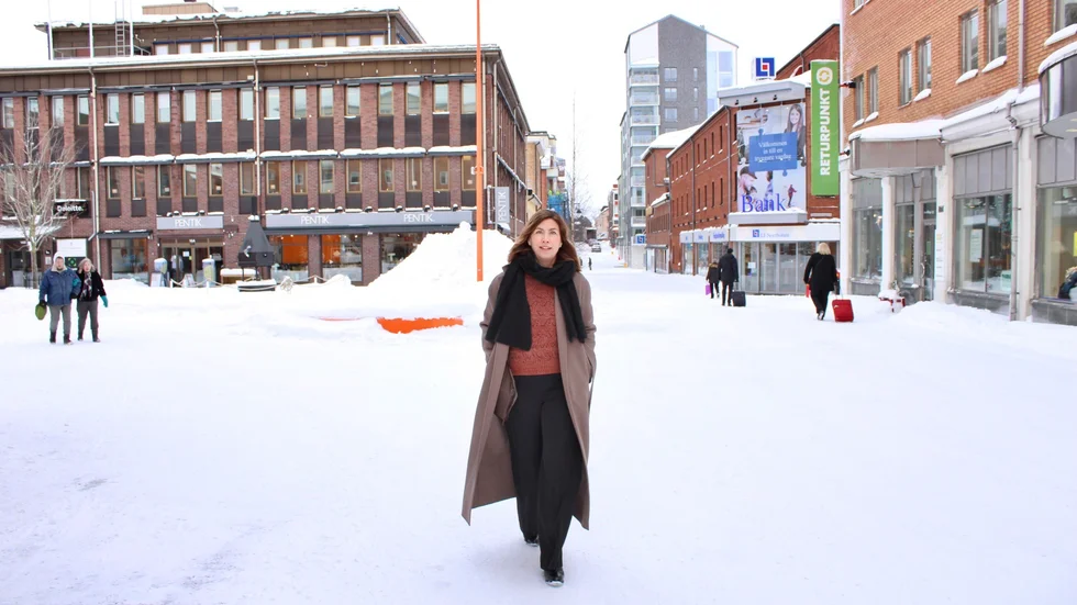 Ingela Lidström har arbetat med olika delar inom finansiering och med bolag i de flesta branscher. Fritiden tillbringar hon gärna tillsammans med Marcus i stugan i skärgården.