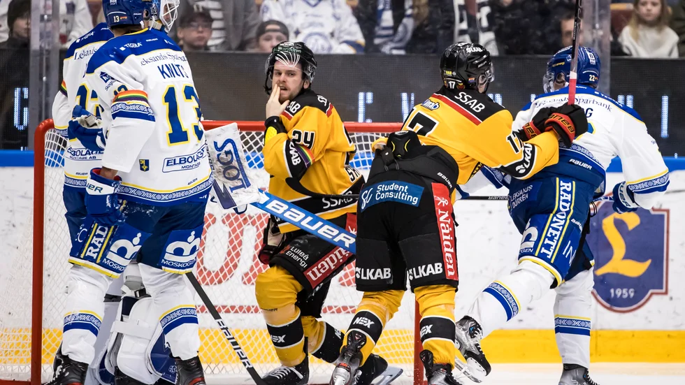 Leksand mot Luleå.