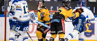 Luleåspelaren crosscheckades – leksingen stängs av • "Tycker han förstärker"