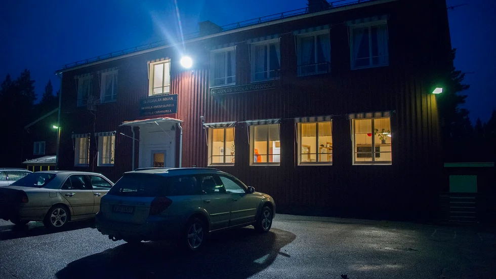 Oviss framtid. Hittar inte kommunen behöriga lärare till Slagnäs skola har nog barnen gått sin sista termin i byn.