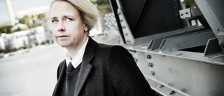 ”Där gryningen dröjer” är en välskriven och obehaglig bok om att överleva