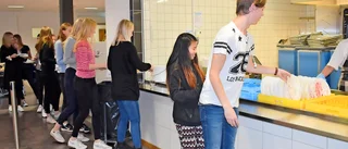 Elever kritiska: Den nya matsalen är för trång