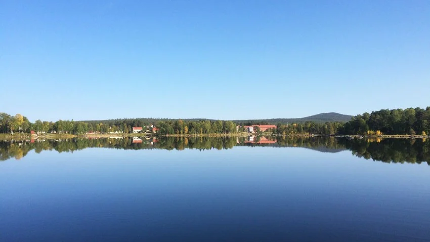 Utsikt. En av Vaukagården och Tallbackens styrkor är det fina läget och utsikten det bjuder på. Det är byggnaden till höger som föreslås inhysa Norrskenets sjukhem. Foto: Foto: Sofie Abrahamsson.