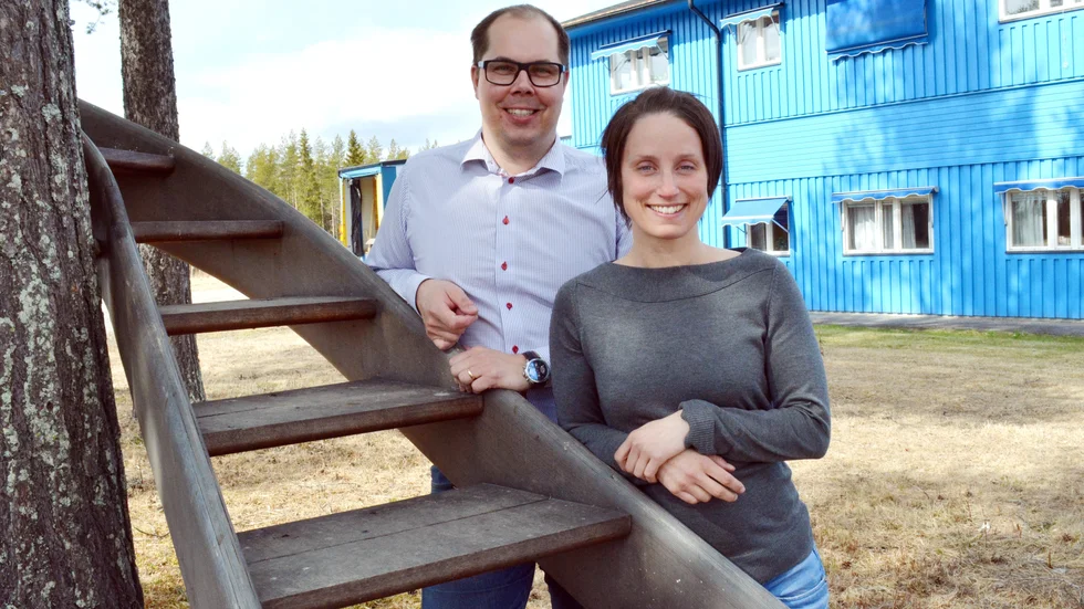På väg upp. Vd:n Johan Jonsson och nya produktionschefen Jennie Lidén ser ljust på framtiden.