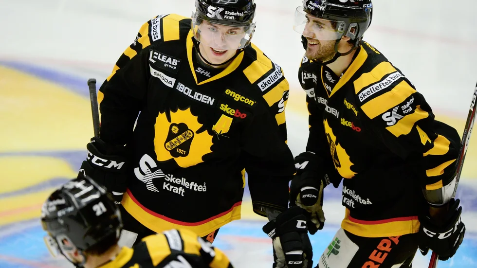 Ser framåt. Trots en tung period så hoppas och tror Pär Lindholm att AIK ska hitta en väg ur svackan med start i kväll. Foto: Robert Granström/TT.