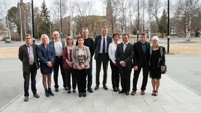 Guldplaketter: Urban Åberg och Maria Jonsson, Burgärdan Lövånger, Sören och Christina Myrestam, Snårvägen Lillpite, Gunnar Holmgren, landshövding Västernorrland, Lars och Monika Eriksson, Hundsjö Boden, Ulf och Ulla-Lena Sehlström, Södravägen Latikberg, Peter och Yvonne Edholm, Salberg Nordingrå. Foto: Mariann Holmberg
