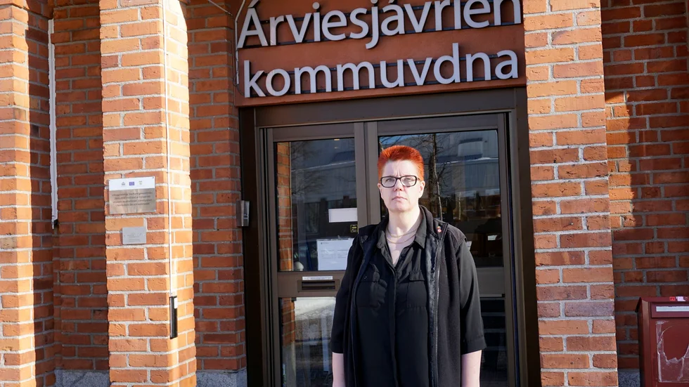 Svek. Arvidsjaurs kommunalråd Lotta Åman (s) känner sig sviken av regeringen i frågan om flygskatten som är på tapeten. "De lyssnar inte på oss", säger hon.  Foto: Foto: Sofie Abrahamsson.