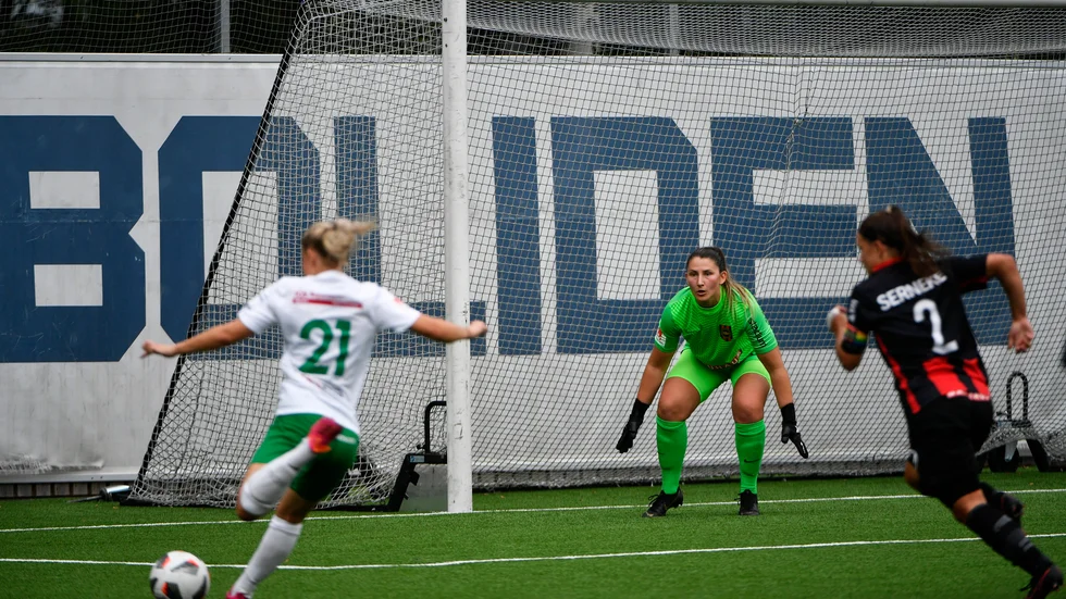 Lovisa Koss stannar i IF Brommapojkarna och följer med klubben upp i damallsvenskan.
