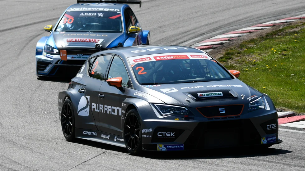 Extravikt. Robert Dahlgren fick köra med 30 kilos övervikt i bilen och kunde inte hota om pole position i STCC-kvalet. Foto: Johan Nilsson/TT.
