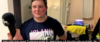 TV: Se video infrån Northvoltbaracken – Tomasz visar sitt rum • Det brukar de laga till middag 