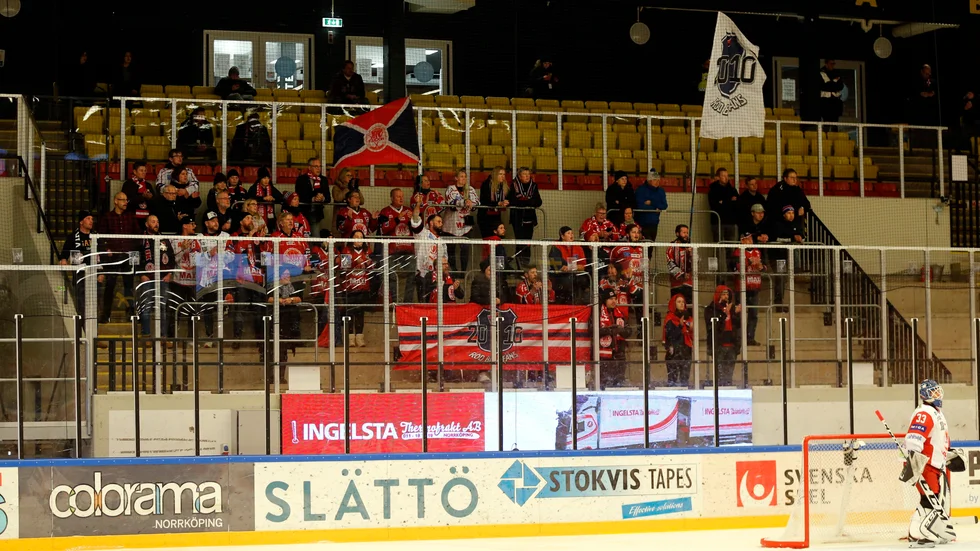 Några bortaföljen likt det Rödblåa Fans plockade fram till en match i Norrköping tidigare i vintras lär vi inte se på ett tag.