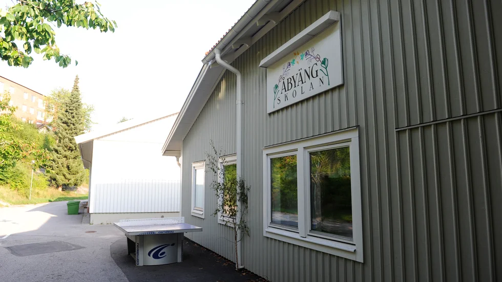 Årskurs 3 på Åbyängskolan stängs till och med måndag för att bromsa smittan.