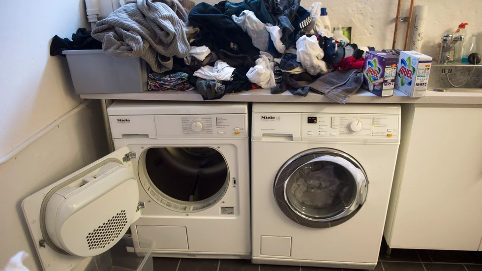 "Den mest frekventa formen av prokrastinering som mina hemmaboende barn ägnar sig åt är att bära ut disken till köket och att lägga smutskläder i tvättkorgen."


