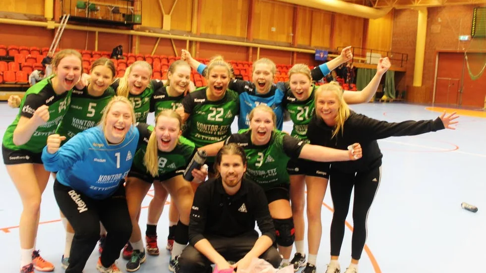 Slutar. Robert Krantz avtackades som NKIK:s tränare vid sista matchen mot Täby i division 2-serien.
