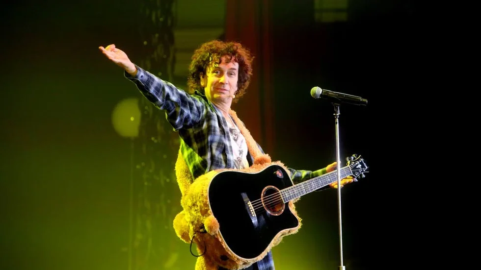 Magnus Uggla med band kommer till Norrköping i sommar.