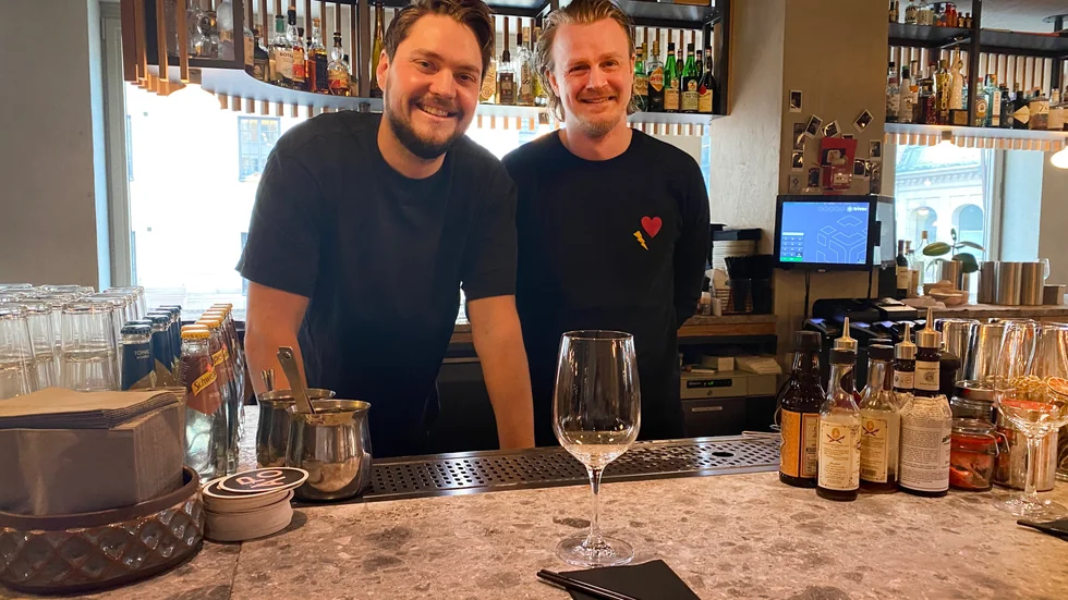 Robin Ogestadh och Isac Melander har jobbat på många av Visbys restauranger och barer. Nu är båda bosatta i Stockholm sedan flera år tillbaka.