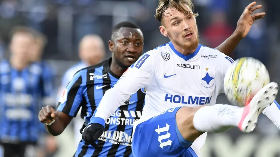 Har det jobbigt. Linus Wahlqvist och IFK Norrköping går tungt för tillfället.