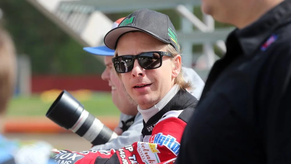 Orolig. Daniel Davidsson menar att speedwaysporten aldrig mått sämre. "Sporten har bekymmer", säger han.