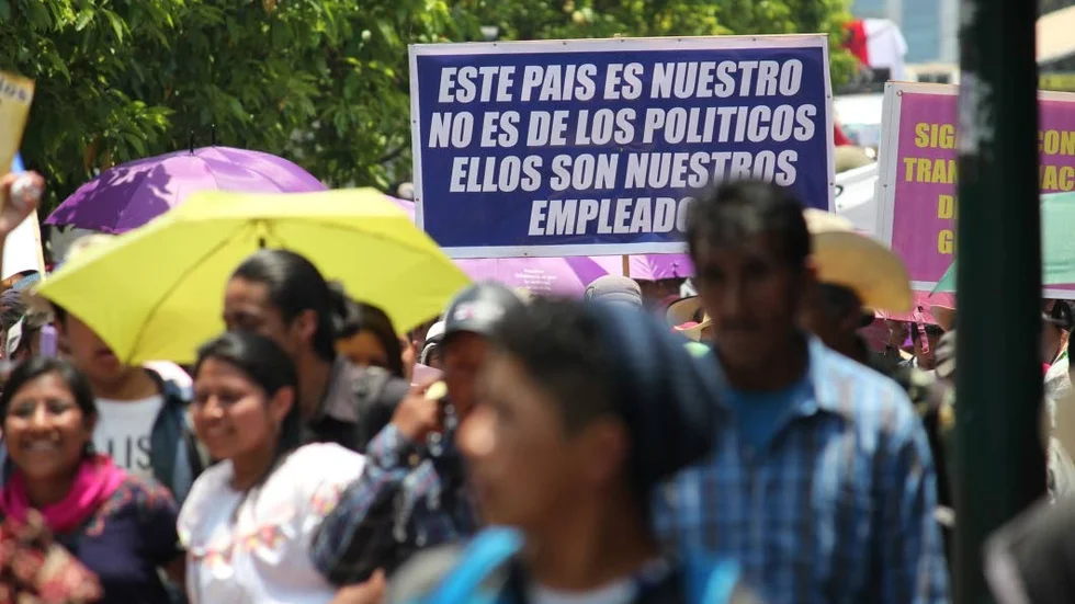 Protest. En "vattenmarsch" i Guatemala City 2016.