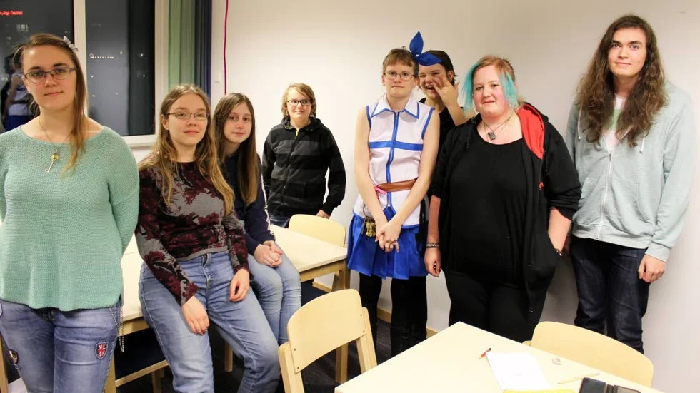 Mangabokcirkel. Den har nu startat på nya året med följande deltagare: Bibliotekarien Maria Karlsson, Magdalena Annell, Miranda Karlsson, Lukas Palm, Alma Lejon, Ebba Jonsson, Sabina Lindh och Filip Wåhlin.