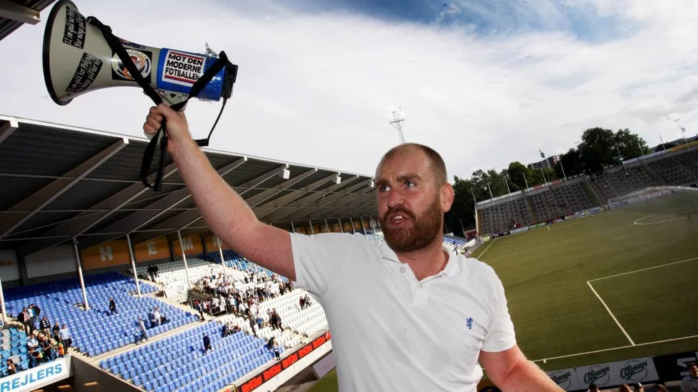 Leder stämmorna. Pontus Franzén är klackledare på Curva Nordahl och hoppas att supportrarna sluter upp med det initiativ som ritats upp inför måndagens hemmamatch.