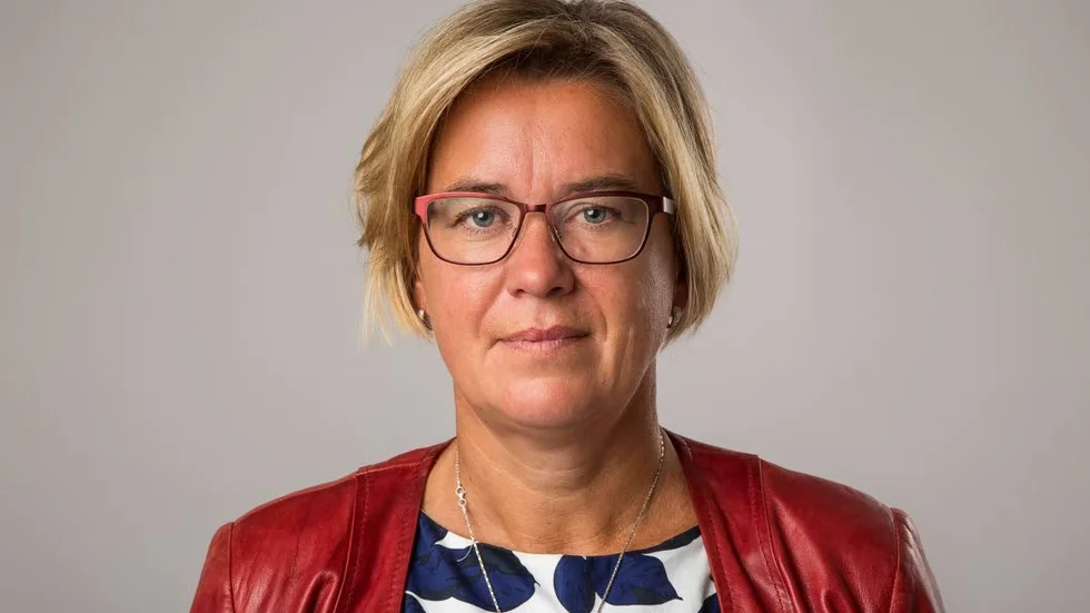 Reumatism. Lotta Håkansson är ordförande i Reumatikerförbundet. Hon påtalar vikten av en tidig diagnos.