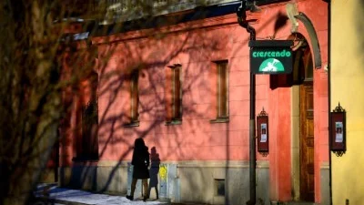 Än är inte sista tonen tagen, angående den musikaliska traditionen i Crescendos lokal i Knäppingsborg.