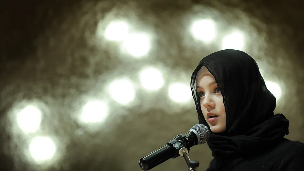 Anförande. Tilda Larsson representerade Syrien och höll ett anförande där hon sa att hon hoppas att länderna tillsammans kan bekämpa terrorismen. Foto: Roine Sandlén.