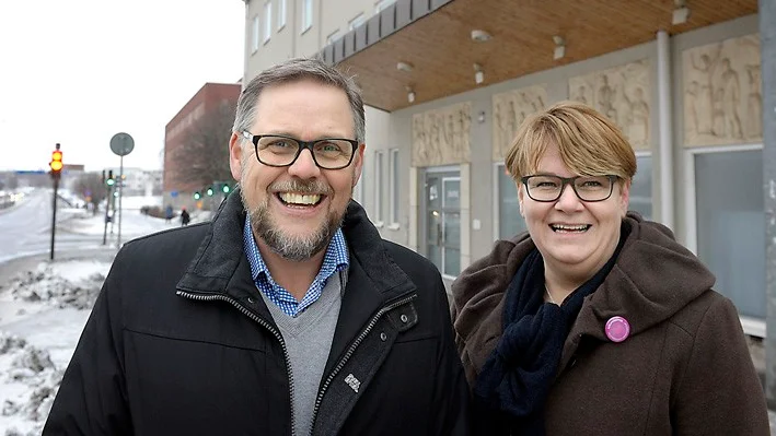 Nyföretagandet i Skellefteå går kräftgång. Genom EU-projektet man valt att kalla ”Den röda tråden” agerar näringslivschef Bengt Ivansson och kommunalråd Monica Vidman Lundmark för att öka andelen nya företag i regionen. Foto: ULf Johansson