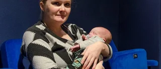 Han avgår efter rasistiska inlägg