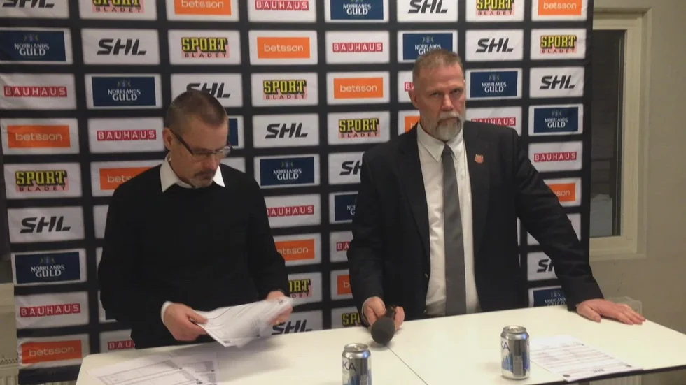 Tommy Samuelsson och Mats Lusth efter torsdagens SHL-match mellan Skellefteå AIK och Mora IK.