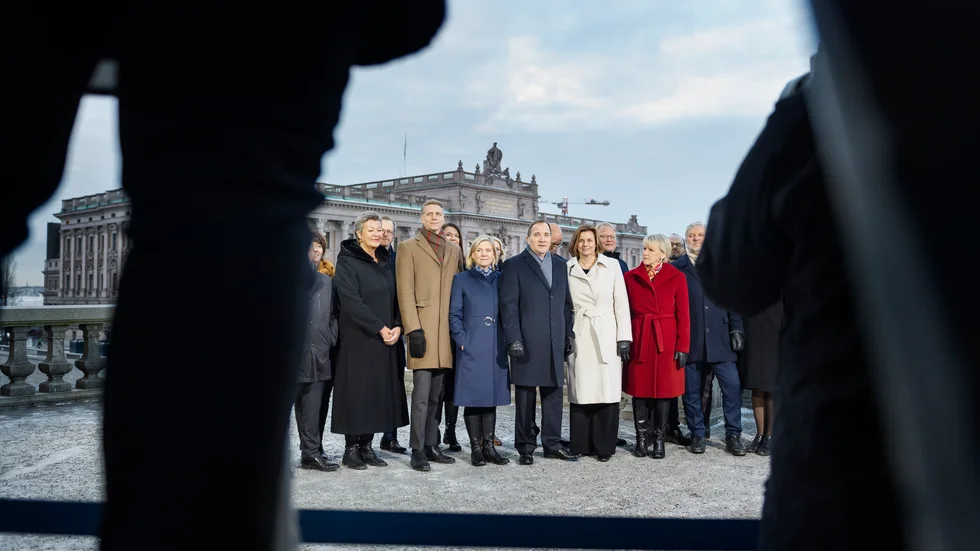 Trots att Sverige haft en uttalat feministisk regering under snart två mandatperioder, har den misslyckats med att driva feministisk politik, skriver debattörerna som menar att en ny regering är enda lösningen.