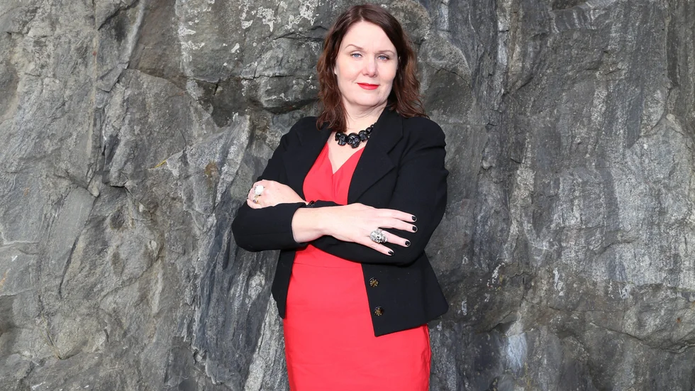 Eva Häggmark är uppvuxen i Ursviken och Skellefteå, och släpper nu boken "Blodsmak". 