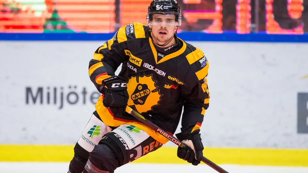 AIK-backen Emil Djuse har öppnat säsongen strålande. 
