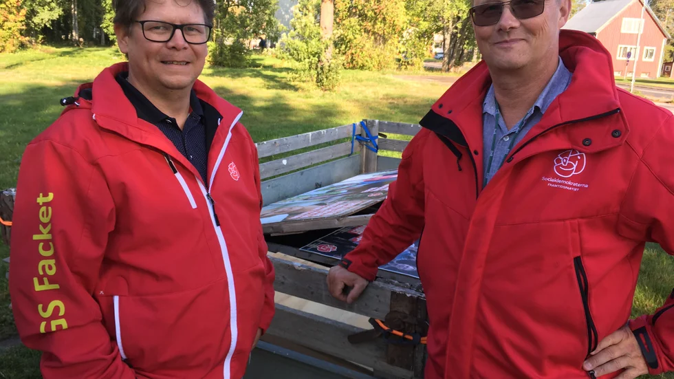 Magnus Eriksson, Mikael Lindfors och de andra i S kan glädjas åt fyra år till vid makten. Men partiet backade och måste nu söka stöd hos V.